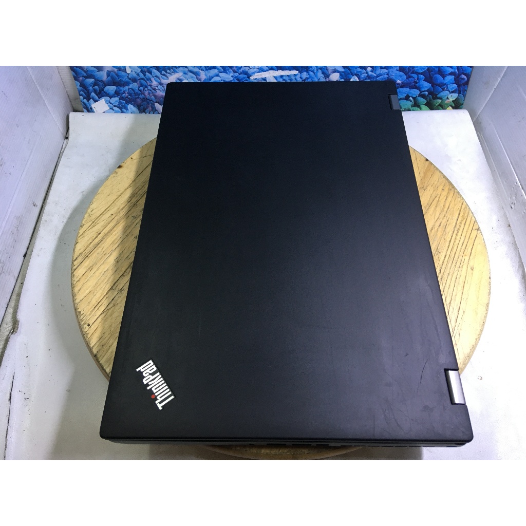THINKPAD P52 i7-8750H RAM 16GB SSD 512GB QUADRO P1000 NUMPAD DAN HDMI