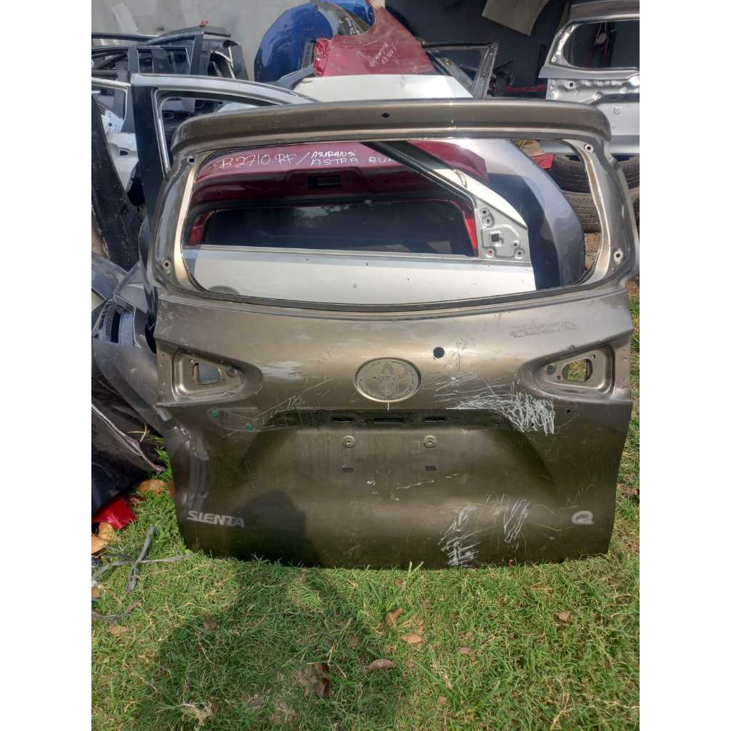 Pintu Bagasi Toyota Sienta