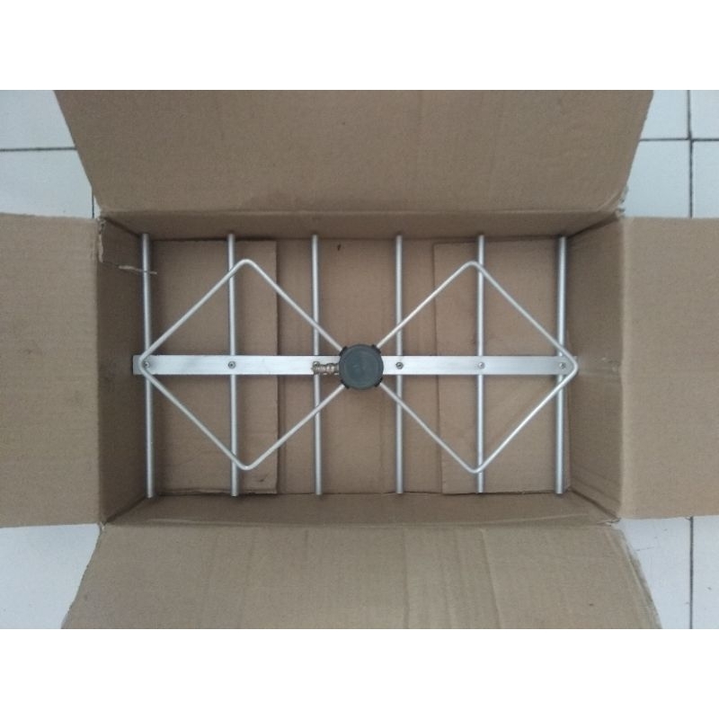 Antena TV Digital High Sensitive Biquad bisa digunakan untuk outdoor & indoor (sudah terpasang Conek