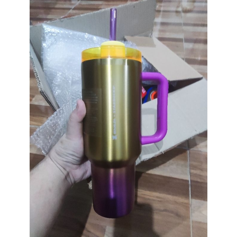 Starbucks Stanley Quencher Gradient 40 oz