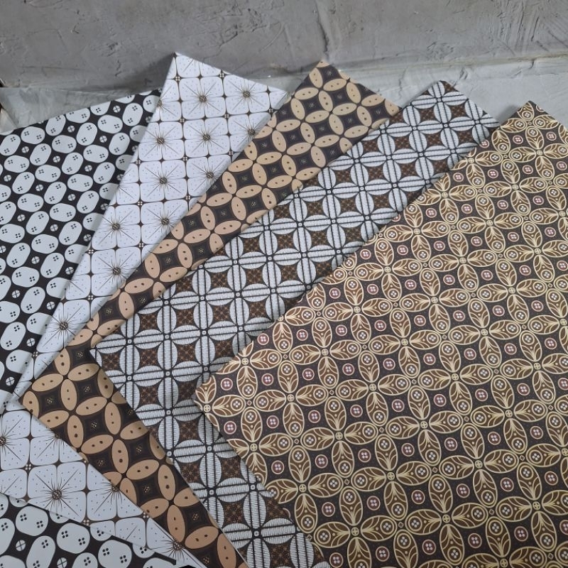 

(20 Pak) Kertas Kado Sidu Fancy/Batik Kartonan