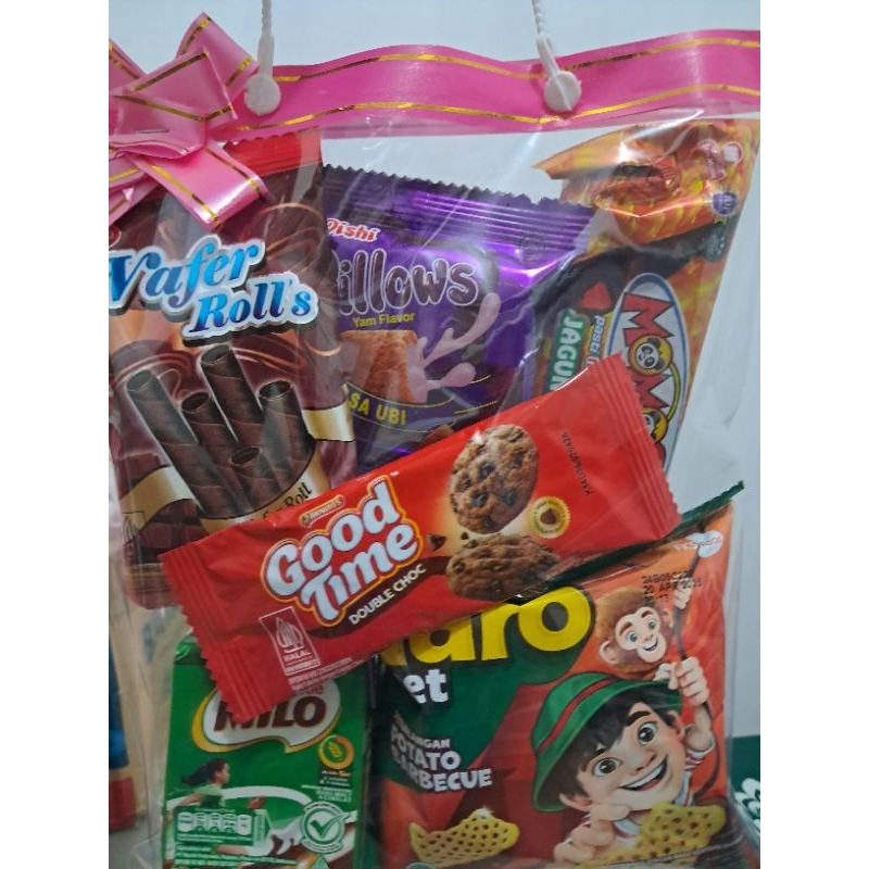 

Paket Bingkisan Snack Ulang Tahun/ hampers