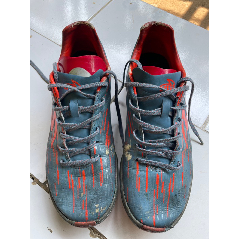 Sepatu Futsal Specs Lightspeed Reborn Warna Van Deusen