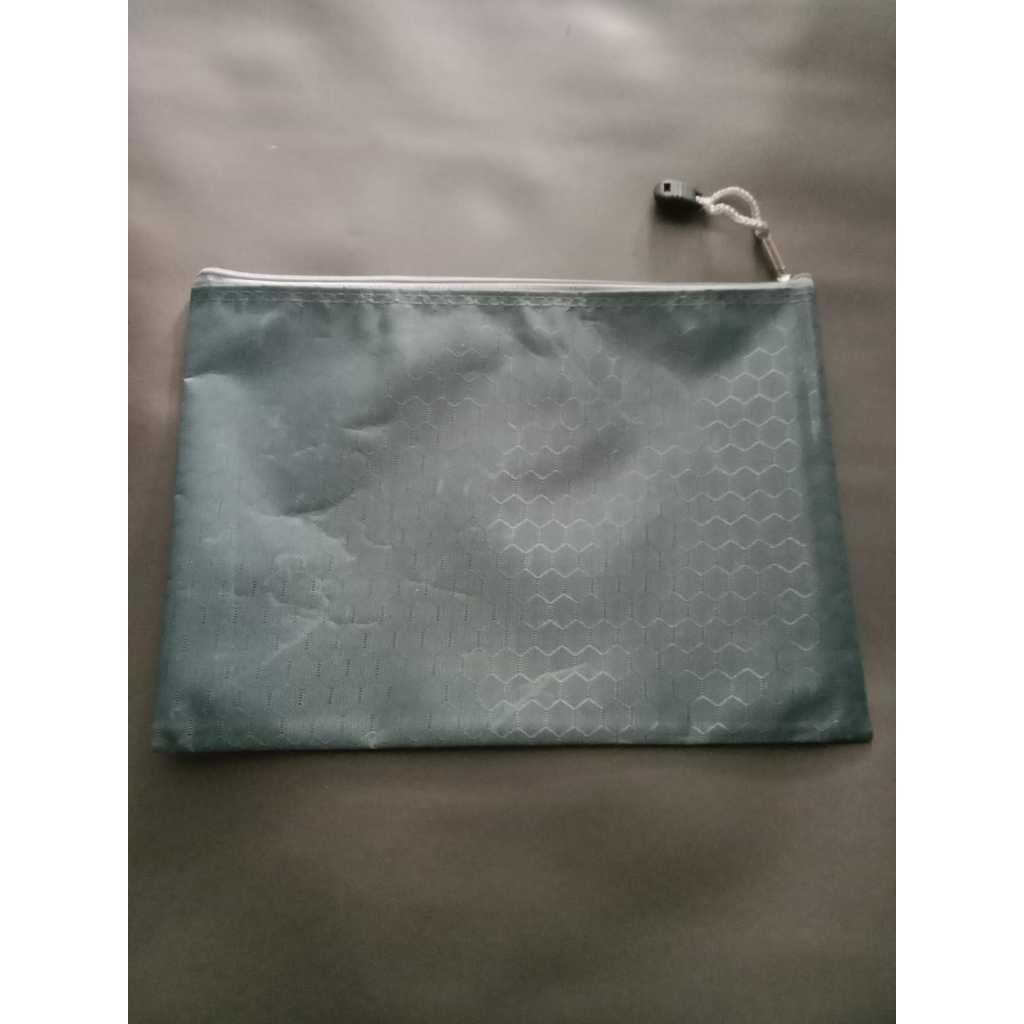 

Pouch Dokumen Zipper File Bag 24cm x 18cm