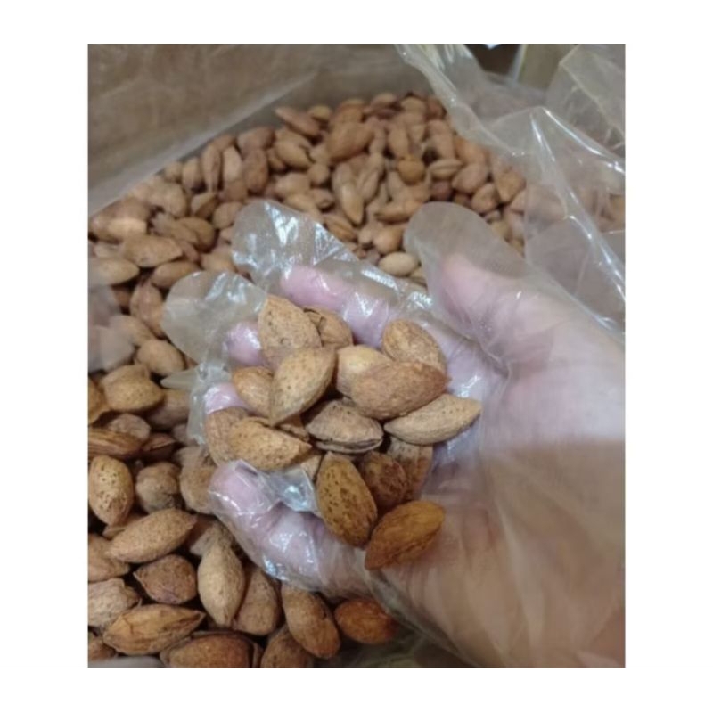 

Kacang Almond