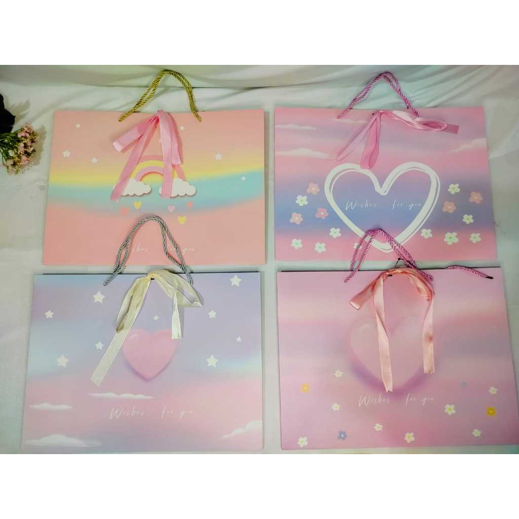 

Paperbag Pita Gudiebag Tas Kado Ulangtahun Kado Pernikahan Ukuran 43 X 31 X 14 Cm