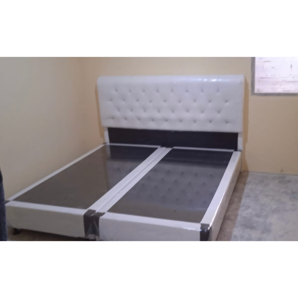 Difan Lipat / Divan Belah + Sandaran Kancing