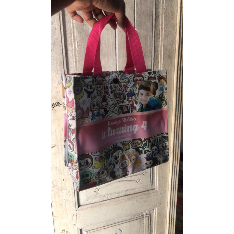 

TAS ULTAH DIOR BAG / TAS ULTAH MURAH / GOODIEBAG CUSTOM KARTUN