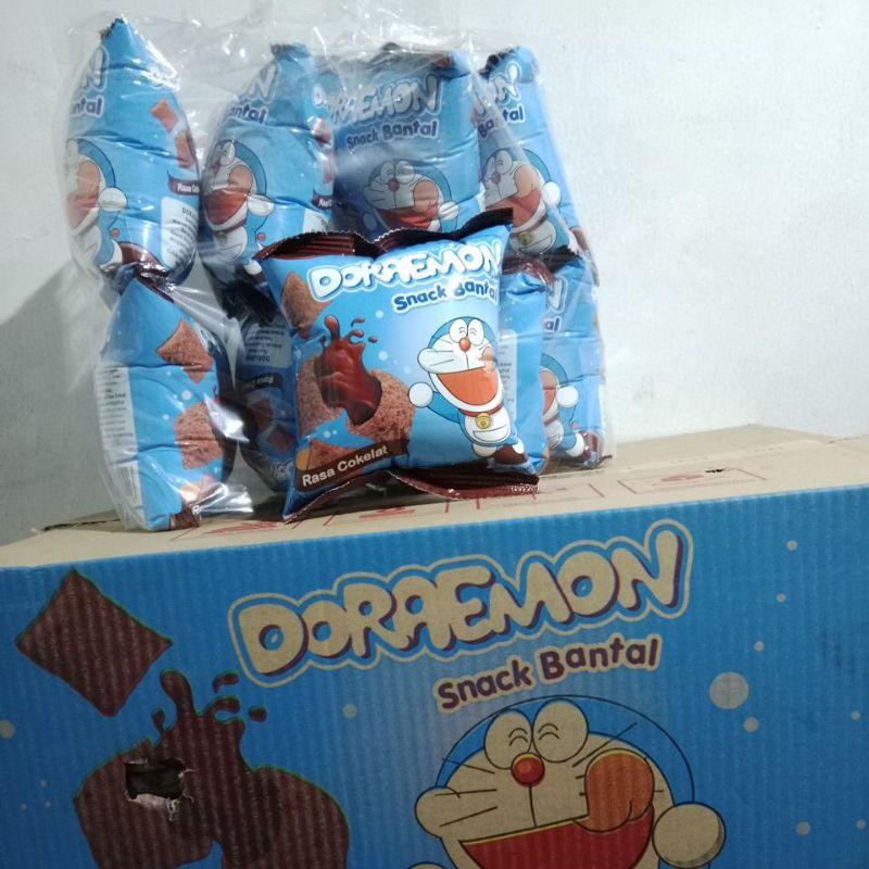 

DORAEMON Snack Bantal Viral Ciki Berhadiah 1 Pak Isi 10 Pcs Chiki Snek Cokelat Jajanan Anak Hadiah Ulang Tahun Hujan Uang