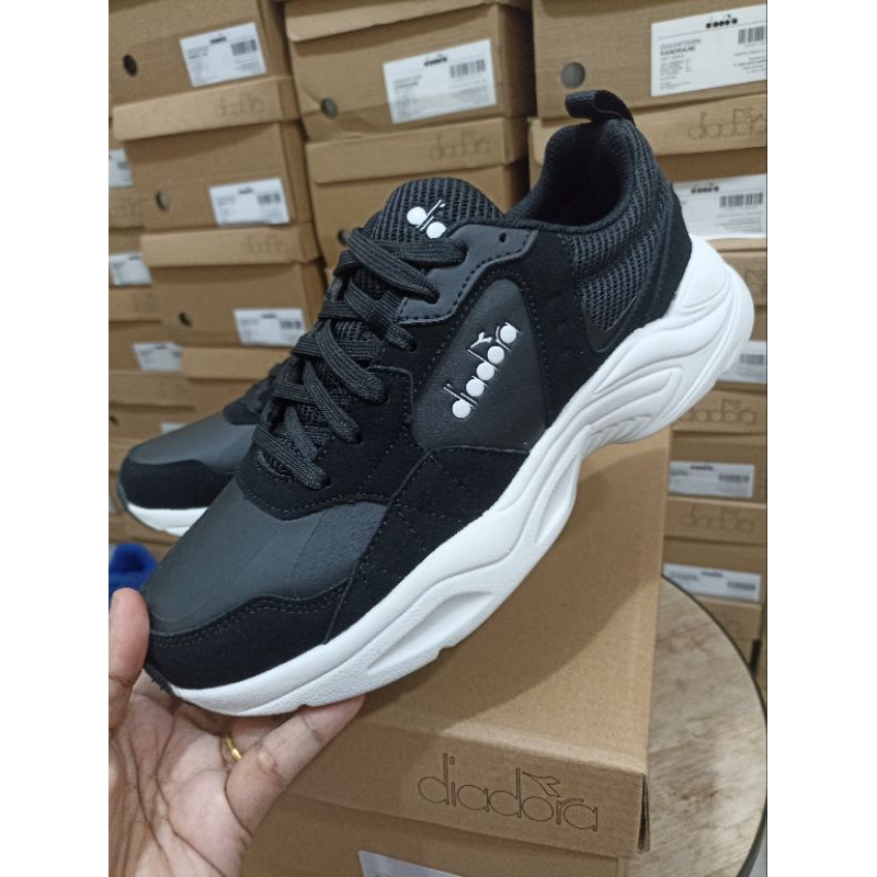 Diadora Kentaro Sepatu Ori Hitam