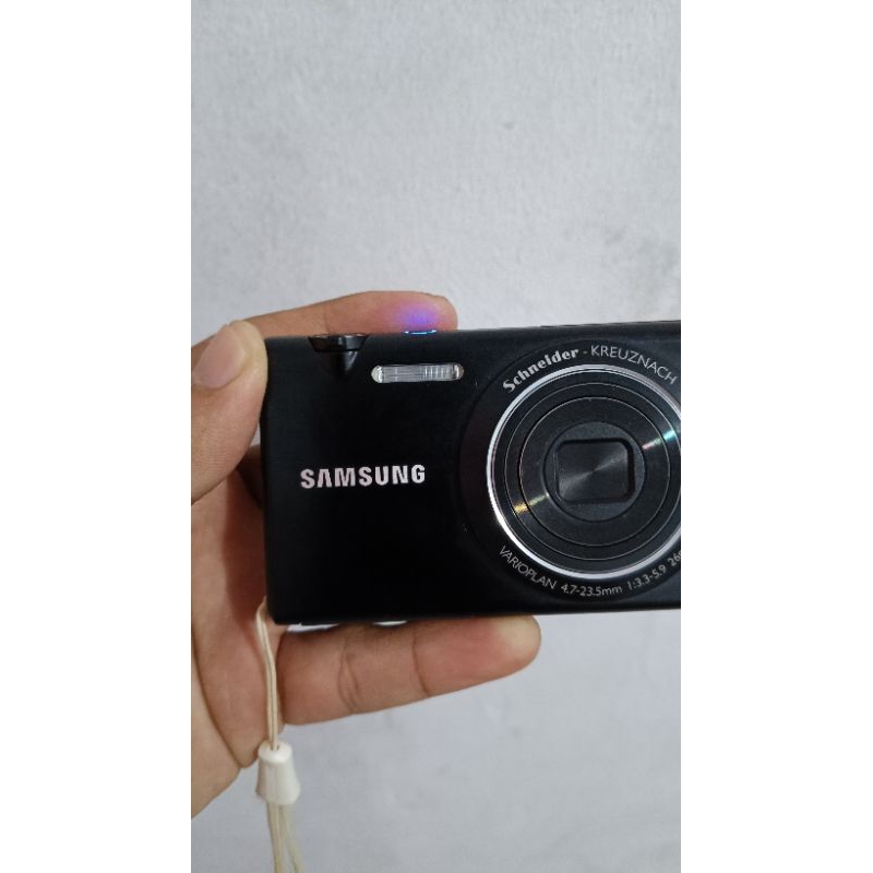 Camera Samsung MV800