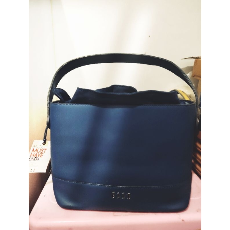 bucket elle bag navy reject