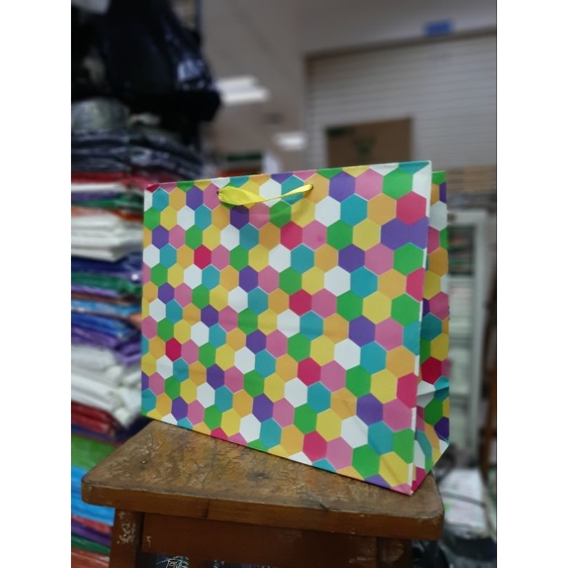 

Paper Bag/ Tas kertas motif uk 30X25