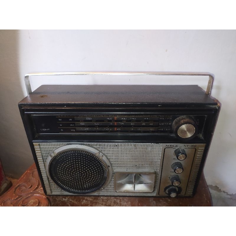 radio kayu jadul radio NOBLE NT-300 Mati