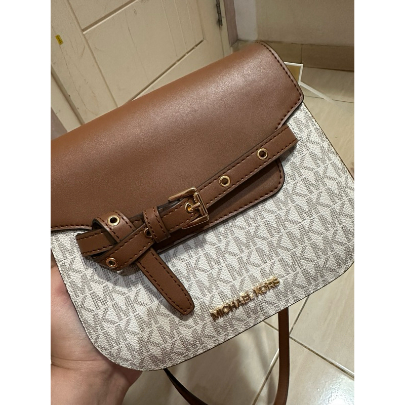 Preloved MK Emilia Brown