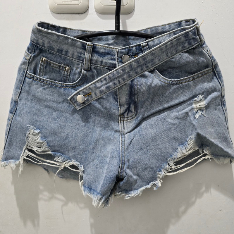Celana pendek wanita denim korea style