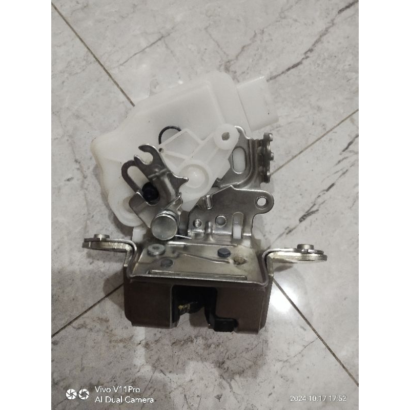 Door Lock Bagasi All New Avanza Xenia Grand New Avanza Xenia 2012-2017 Original