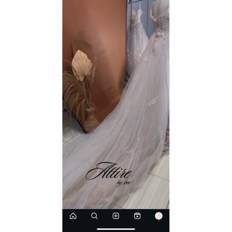 gaun pengantin preloved ekor