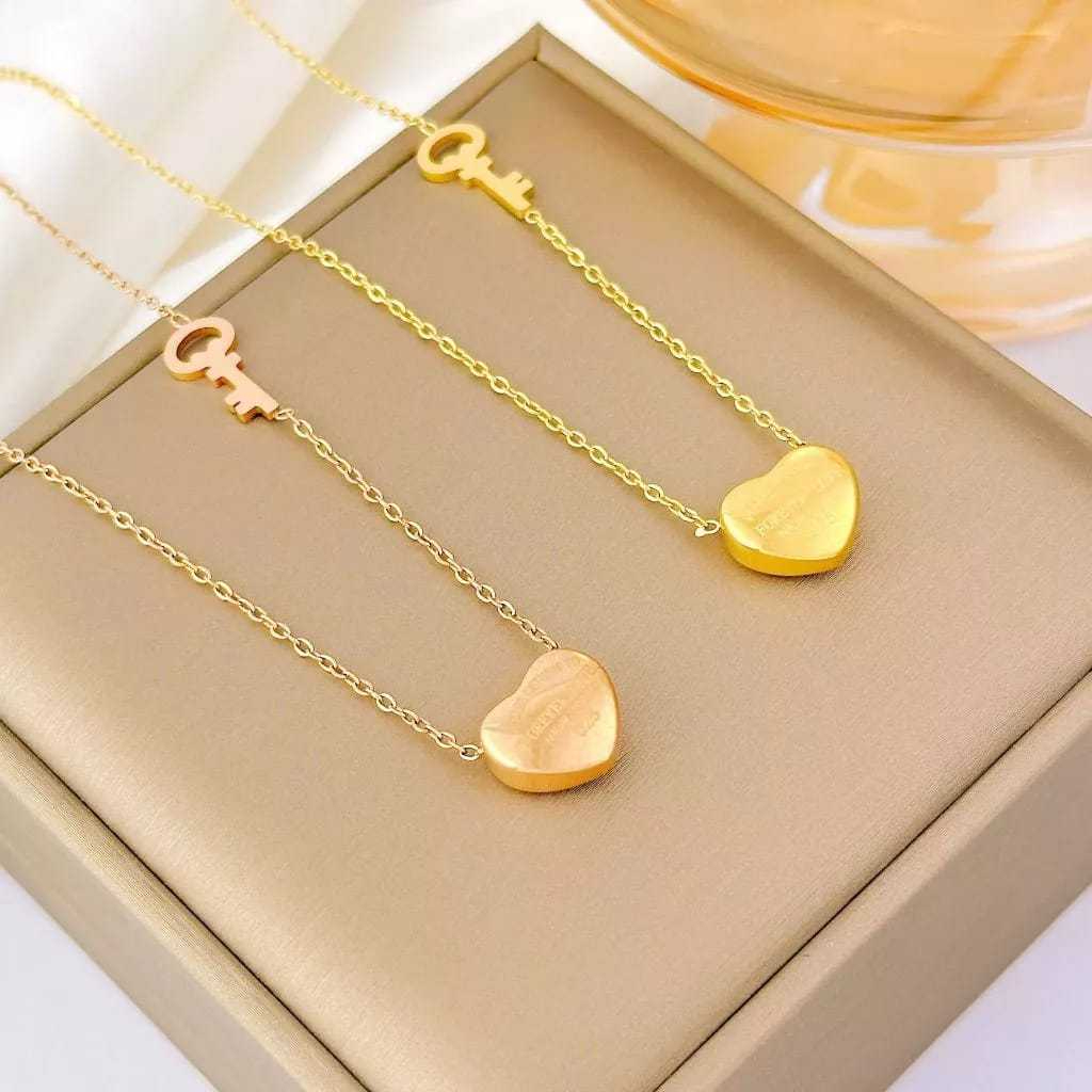 Kalung Rantai Wanita Stainless Steel Liontin Hati Kalung Titanium Wanita Lointin Terbaru