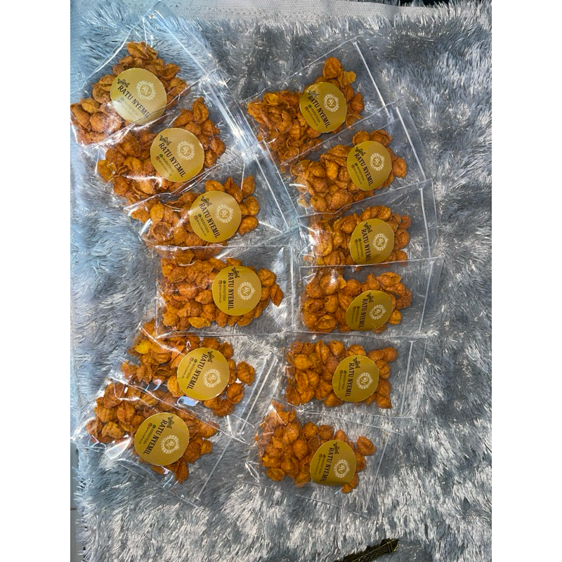 

Cemilan murah serba 5000 - kerupuk kerang pedas