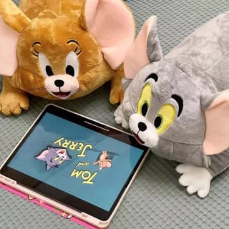 Boneka selimut tom and Jerry