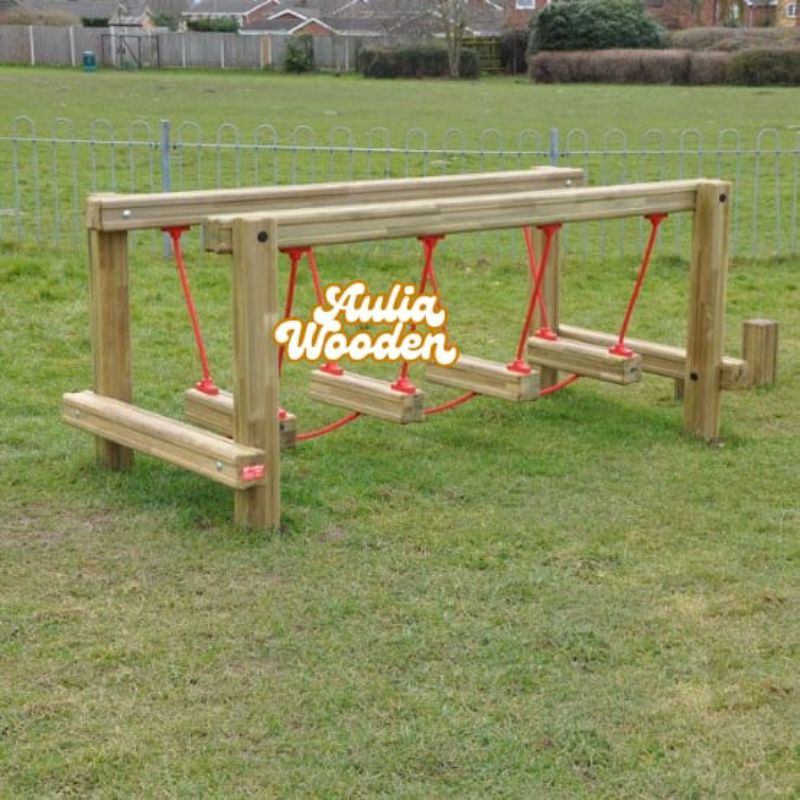 

papan titian outdoor