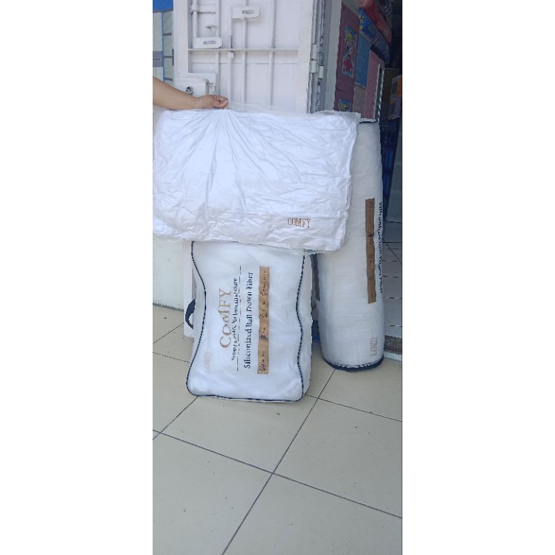 Bantal merk CENTRAL SPRINGBED jenis COMFYBantalnya nyaman kualitas bagus halus lembut dan empuk kual