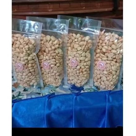 

KACANG KUPAS GORENG BAWANG/250 grm