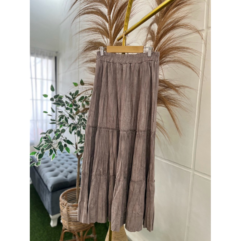ROK SUEDE PLEATS | ROK SUEDE | ROK PLISKET SUEDE