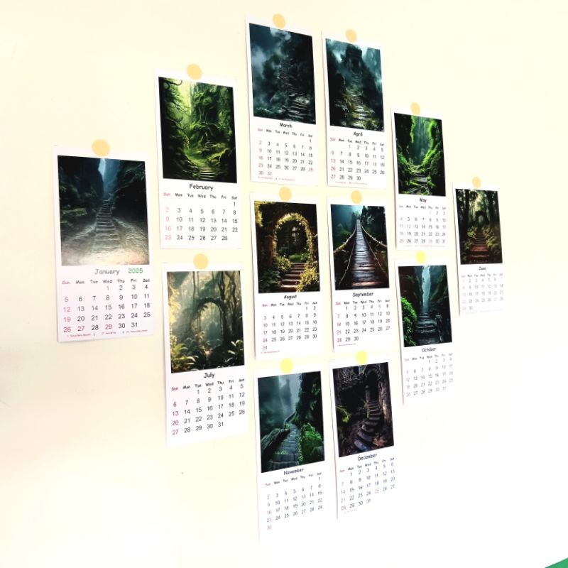 

[ Ruang Kreatif ] - Kalender Aesthetic Dinding Tempel 2025 - Dekorasi Ruangan - Tema THE FOREST'S EMBRANCE - Ukuran 8 x 16 cm - Gratis Stiker Bulat Aesthetic