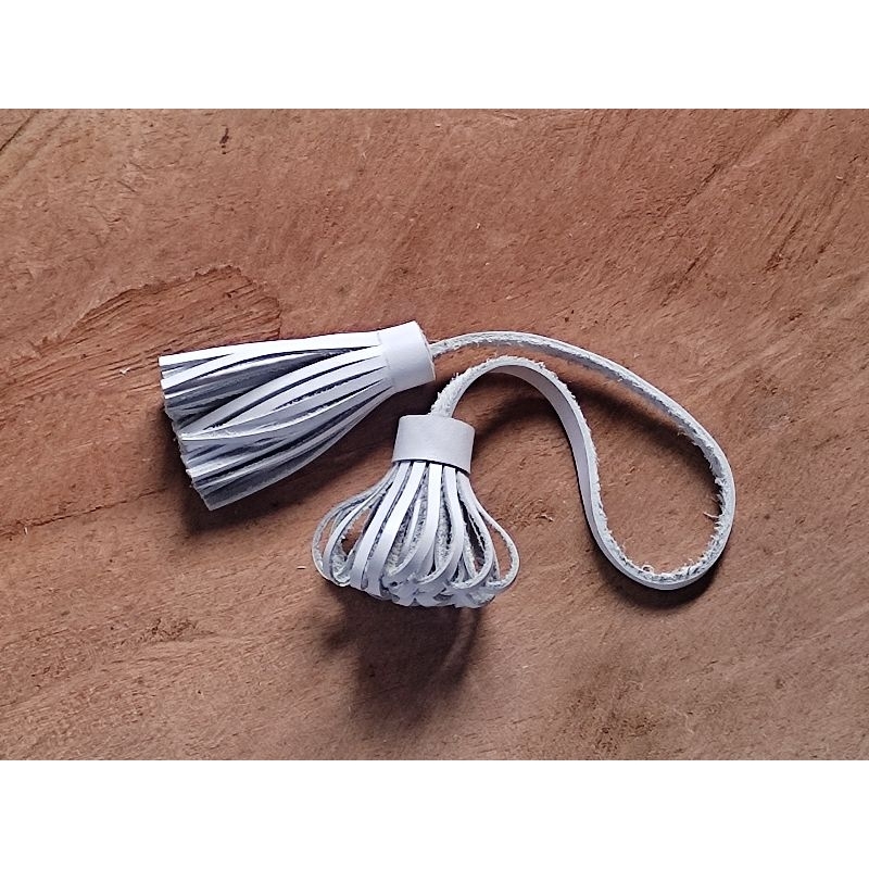 Tassel rumbai kulit gantungan kunci tas kulit sapi asli warna putih