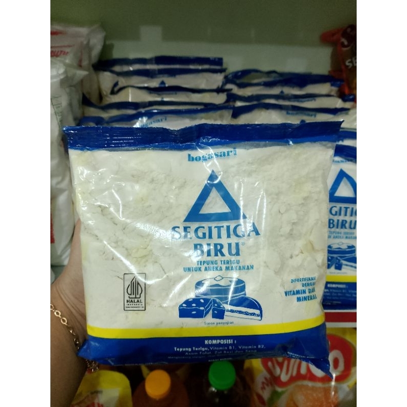 

TEPUNG TERIGU SEGITIGA BIRU 500GR