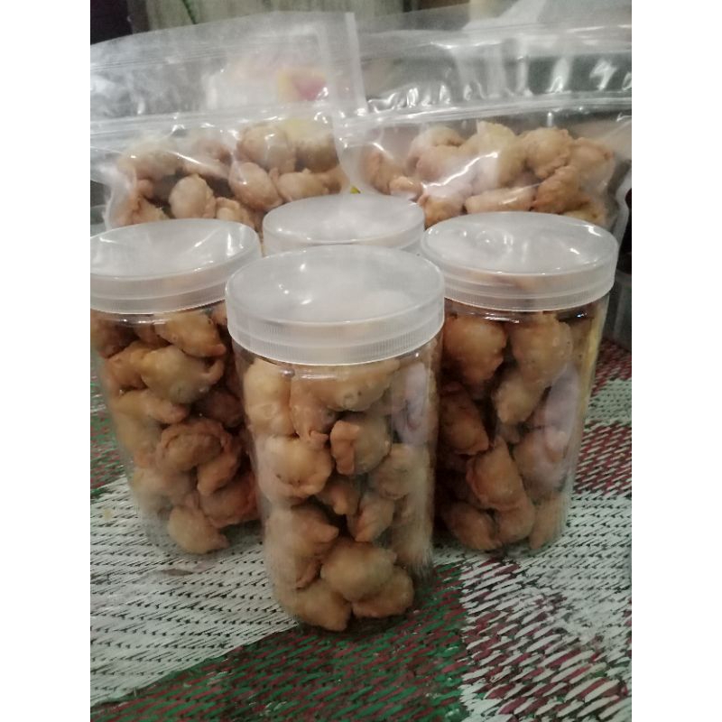 

pastel isi abon sapi dan ayam