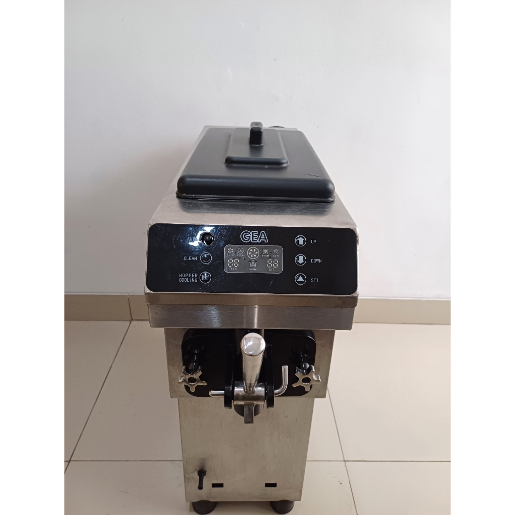 MESIN ICE CREAM 1 TUAS GEA D200 ( Second )