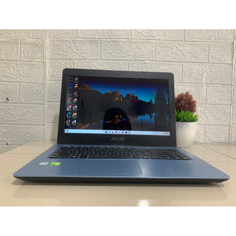 Laptop Second Core i7.Laptop Asus X456U,Core i7 Gen 7,Ram 8,Ssd 256Gb.Siap Pakai,Bergaransi,Murah