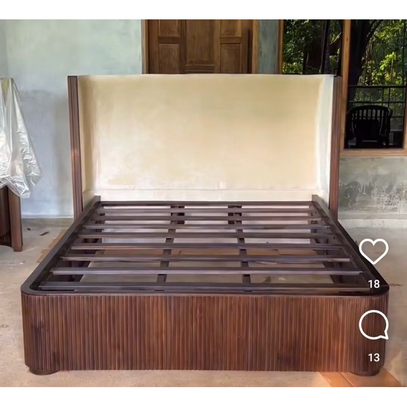 Dipan Ranjang Salur jok Kayu jati 2 laci samping uk matras 180x200