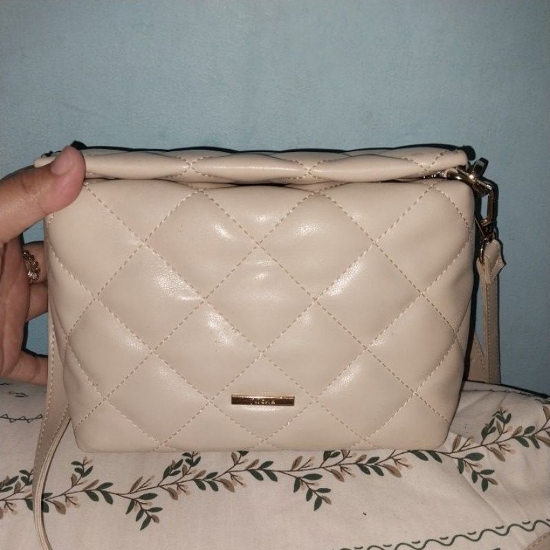 PRELOVED FLICKA BAG