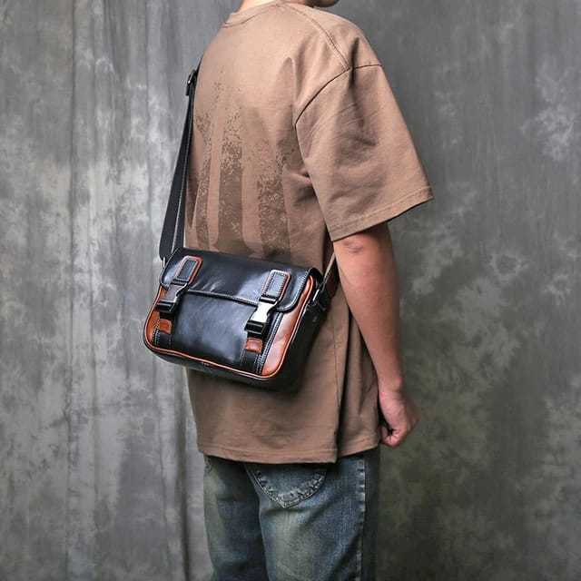 Tas kulit asli sapi selempang untuk pria muat tablet