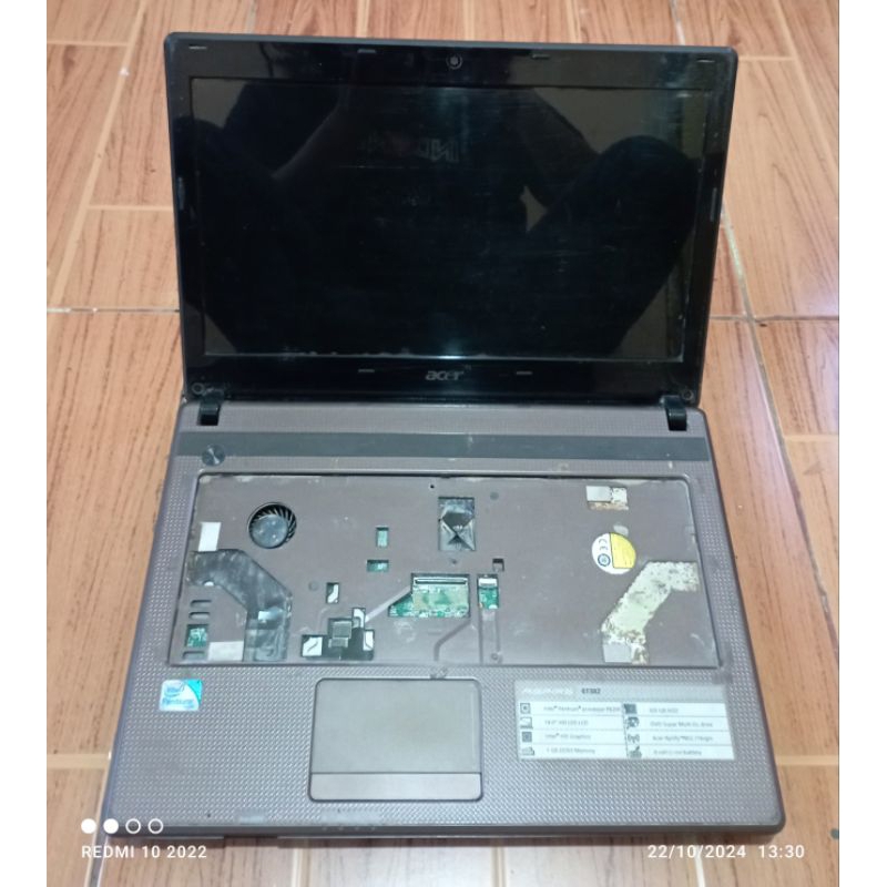 Laptop Acer 4349 series Intel Pentium DDR3 kondisi matot, tidak ada Hardisk, keyboard, baterai,& Cha