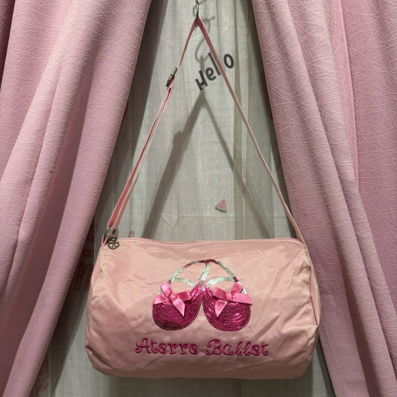 tas sling anak. tas selempang anak perempuan. tas preloved