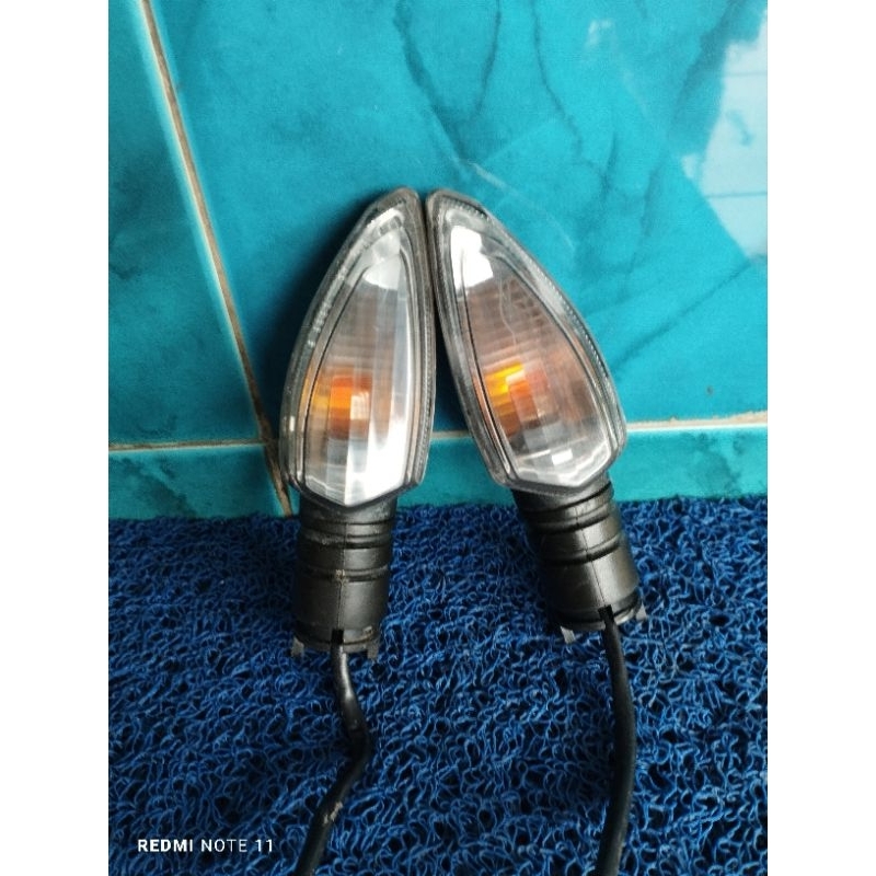lampu sen Yamaha Vixion New aerok r15 kanan kiri seccond original