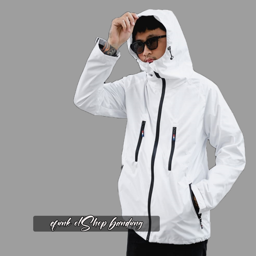 Jaket Gorpcore Parasut Putih Pria Bloodsuck / Jaket Gunung Outdoor Putih