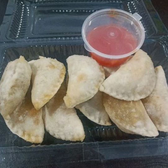 

Cireng isi ayam suwir