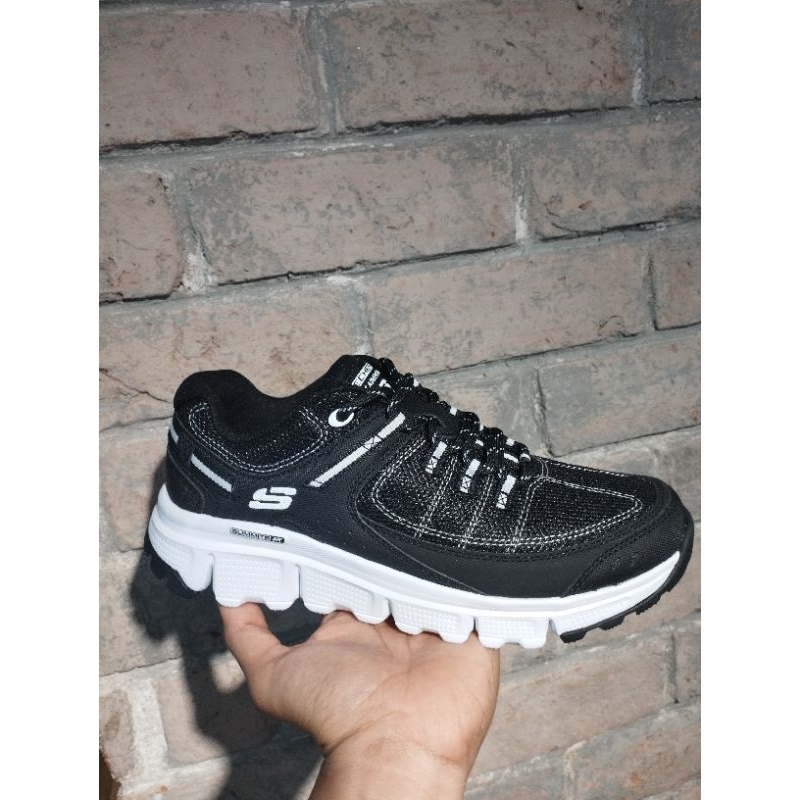 NEW ARRIVAL SEPATU SKECHERS SUMMITS AT WOMEN-SKE180145BKW