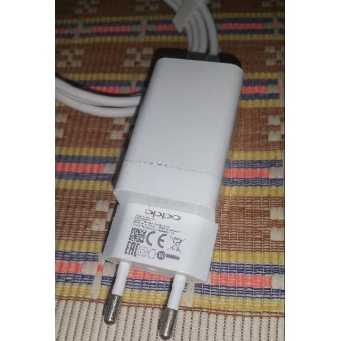 CAS CARGER OPPO VOOC 4A 20 WATT KABEL MICRO USB ORI BAWAAN OPPO F11, F9, F3 PLUS, F1 PLUS, R7S DLL