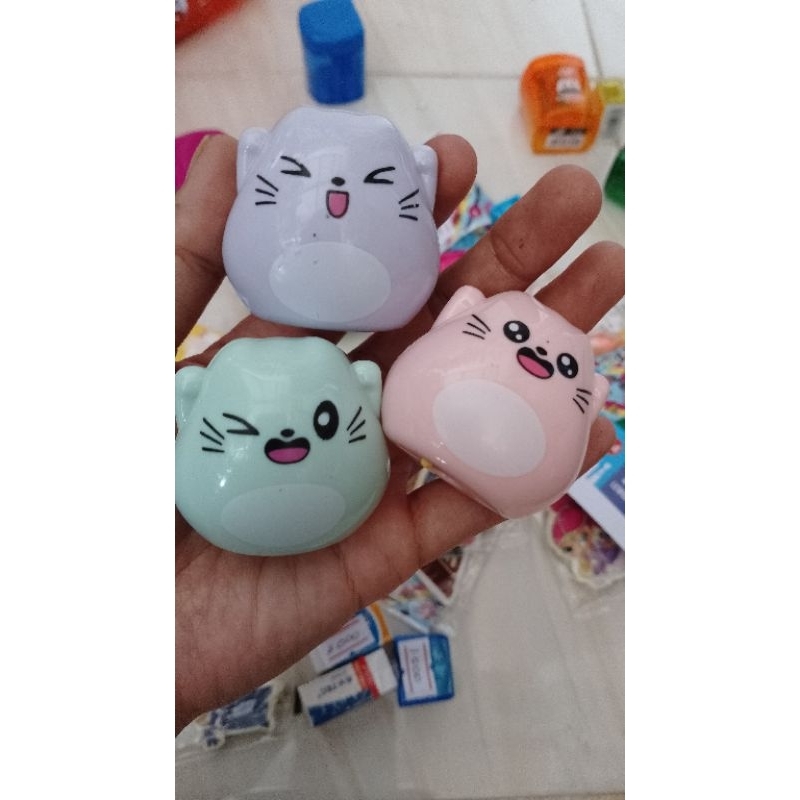 

Rautan Model Kucing