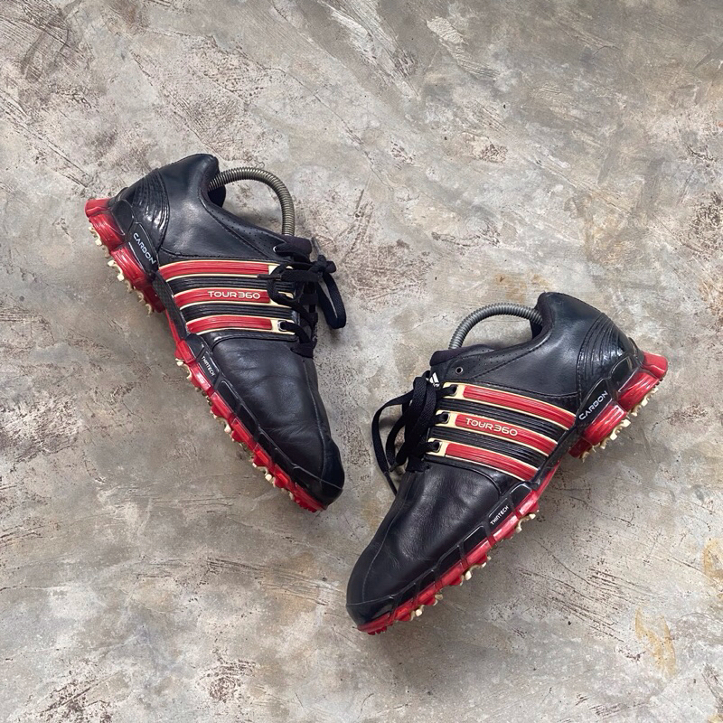 Sepatu golf Adidas