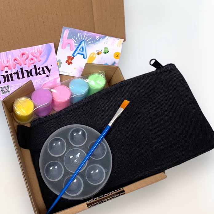 

FG2 HAMPERS POUCH TEMPAT PENSIL HITAM BY MADEFYOUID PAINTING KIT PREMIUM MELUKIS POUCH TEMPAT PENSIL HITAM MEWARNAI HAMPERS KADO ULANG TAHUN ULTAH ANAK DIY KREATIFITAS ANAK KREASI ANAK HADIAH GRADUATION ANNIVERSARI PERNIKAHAN BINGKISAN