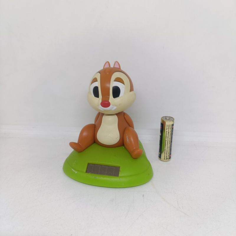 FIGUR CHIP AND DALE TOMY SOLAR BOBBLEHEAD