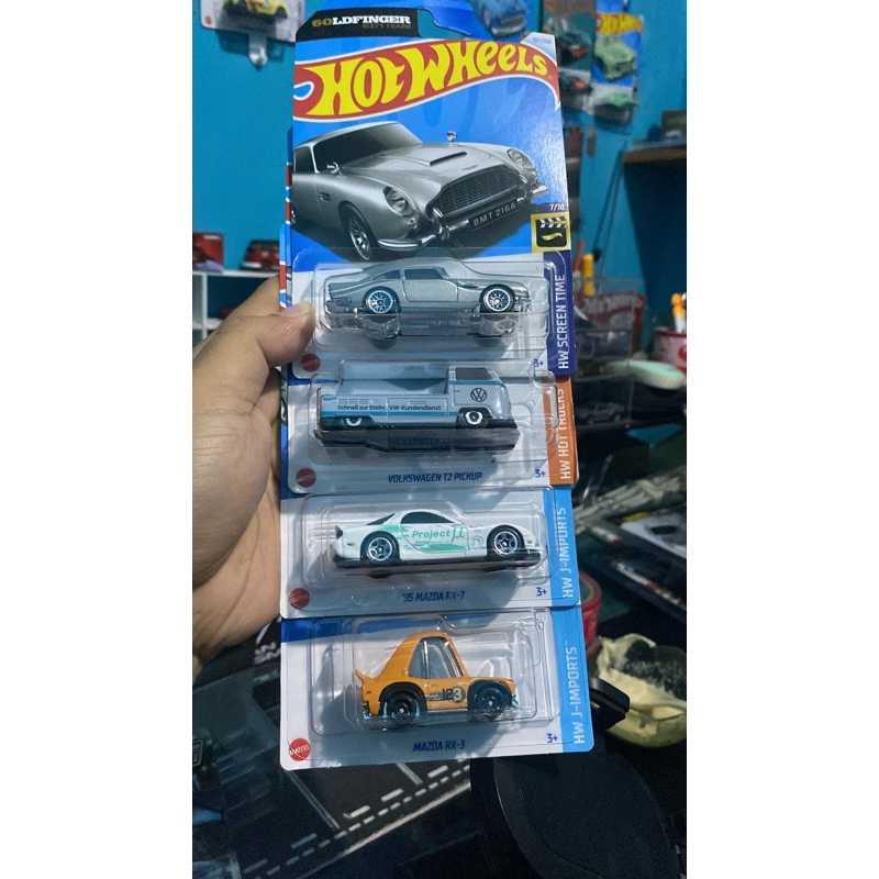 hotwheels paket 100k dapat 4 unit mazda rx3,mazda rx7,aston martin,vw pickup